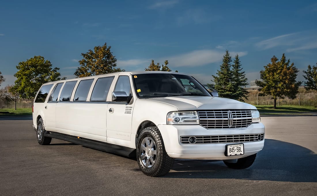 14 Passenger Lincoln Navigator Limo